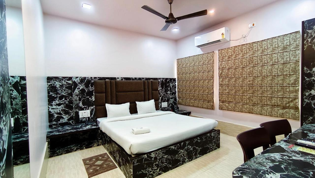 Hotel Samrat Baharampur Екстер'єр фото