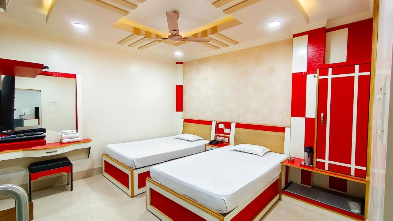 Hotel Samrat Baharampur Екстер'єр фото