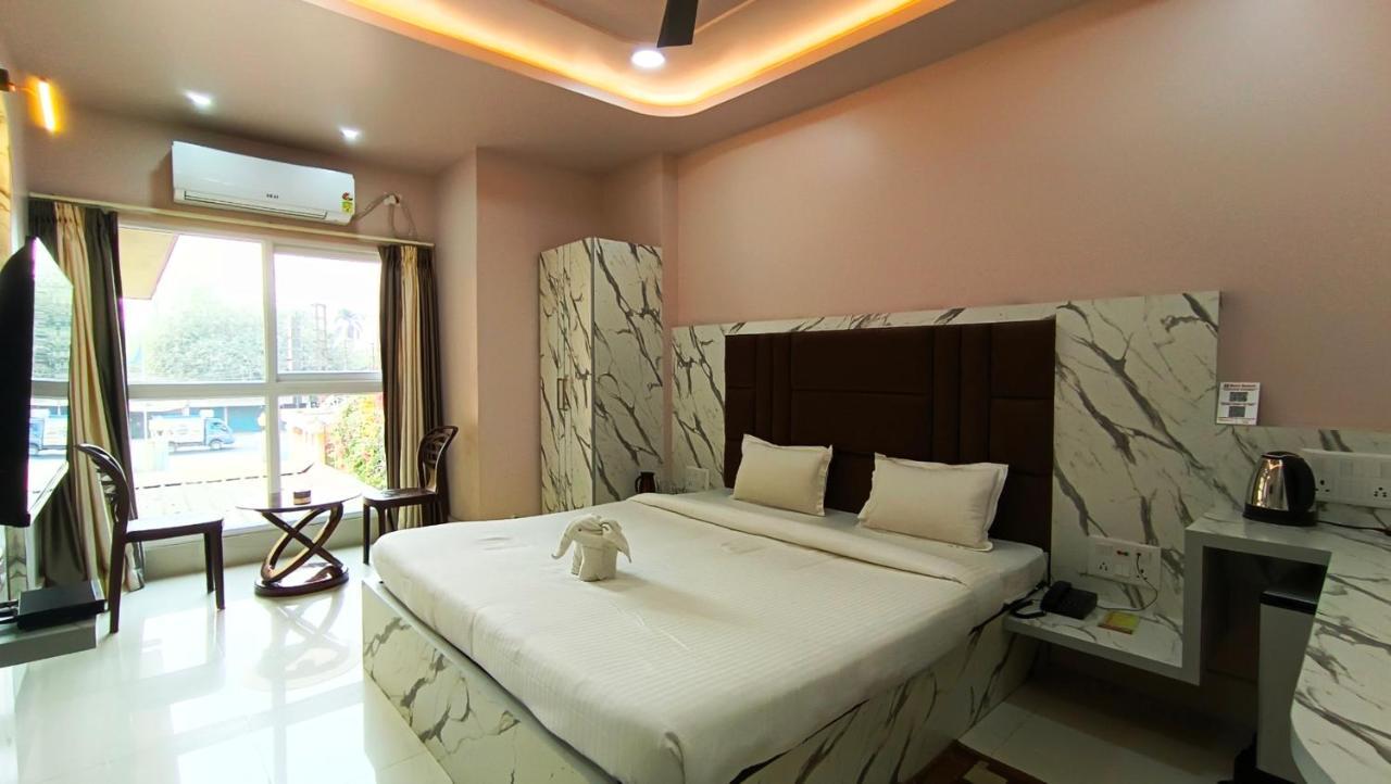 Hotel Samrat Baharampur Екстер'єр фото