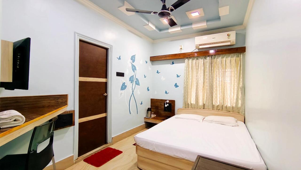 Hotel Samrat Baharampur Екстер'єр фото