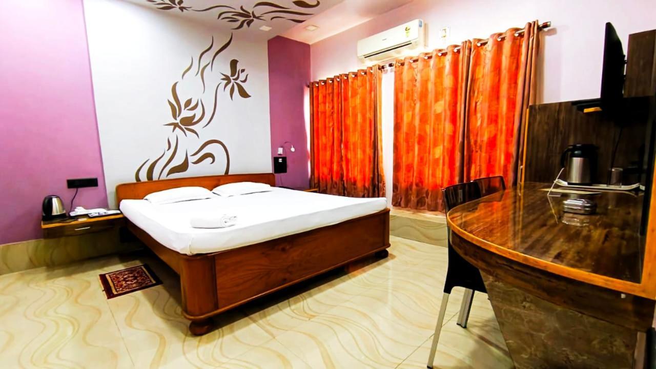 Hotel Samrat Baharampur Екстер'єр фото