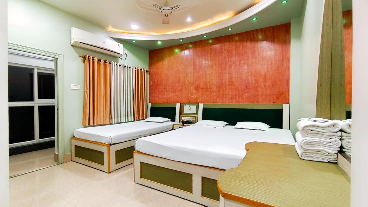 Hotel Samrat Baharampur Екстер'єр фото