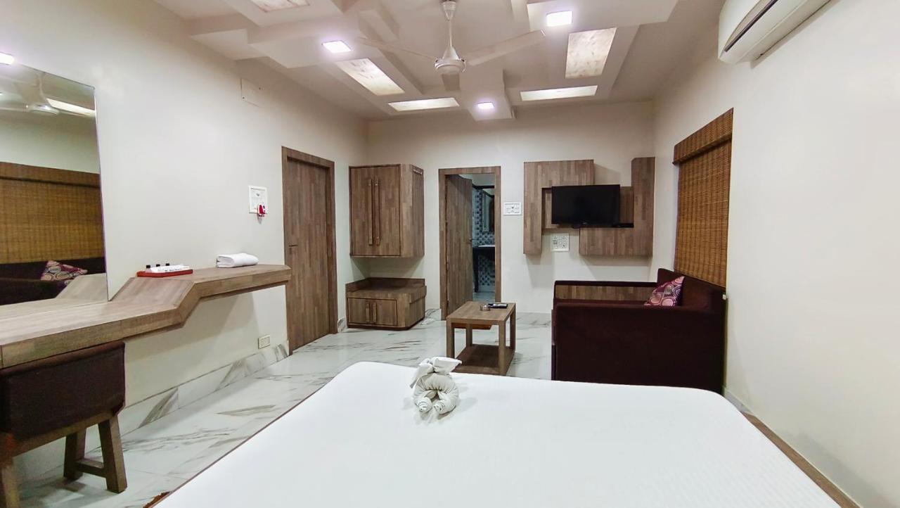 Hotel Samrat Baharampur Екстер'єр фото