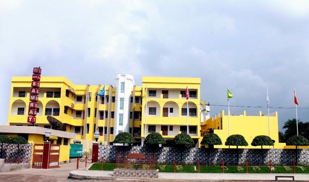 Hotel Samrat Baharampur Екстер'єр фото